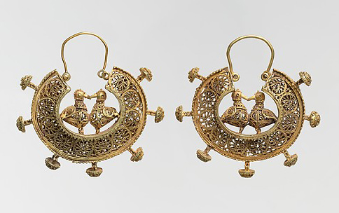 Dating jewelry findings